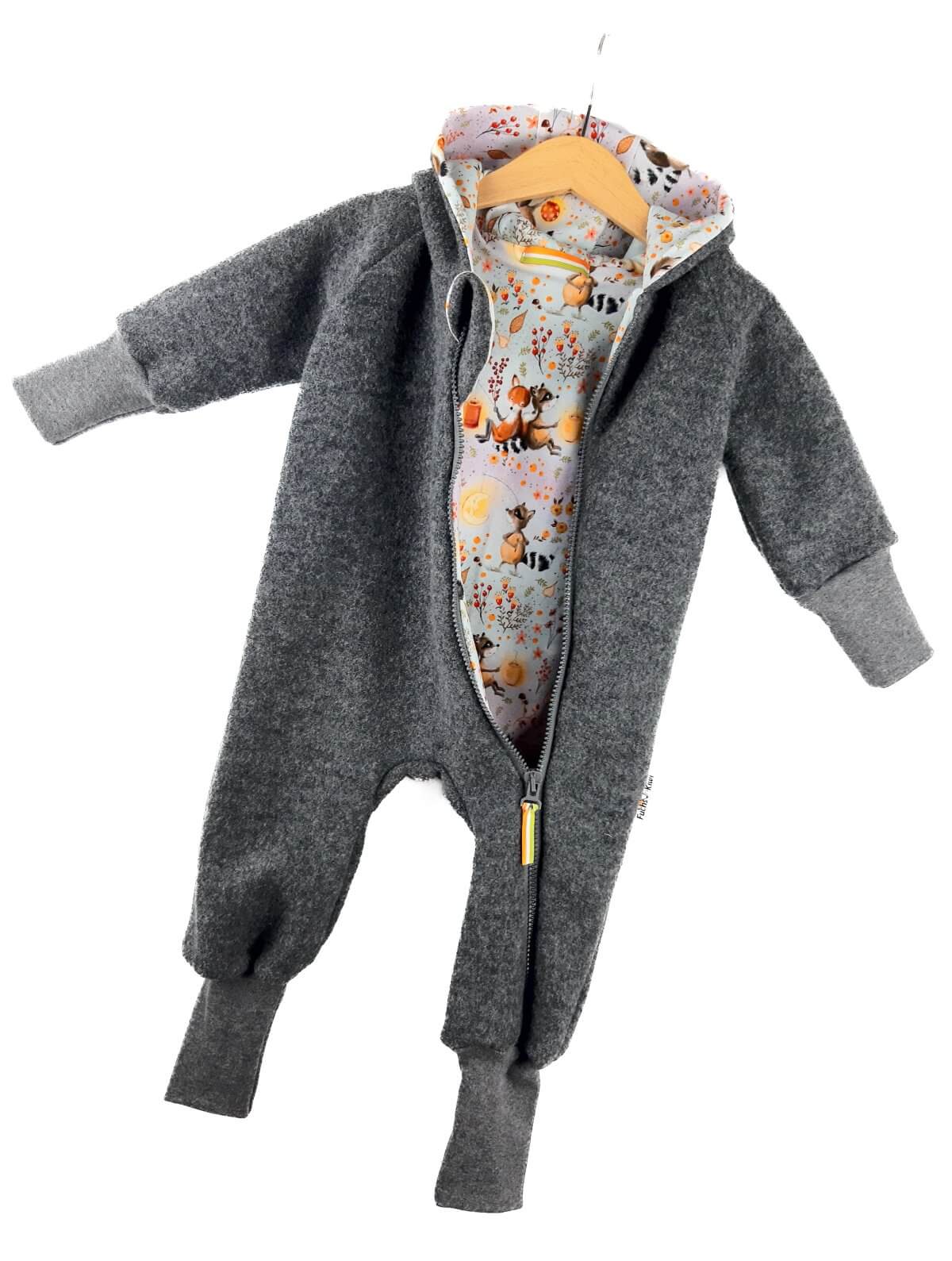 Walkoverall grau mit Freundschaftstanz