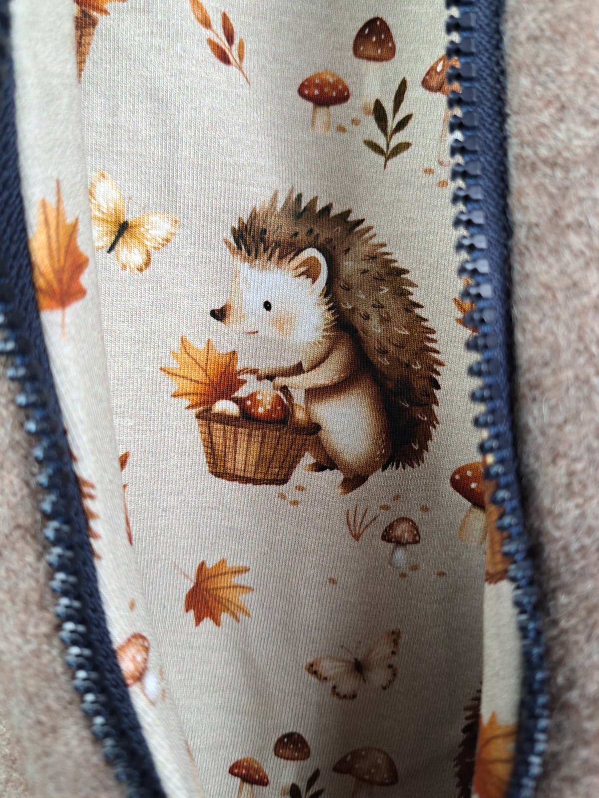 Walkmantel braun meliert mit Stacheldieb