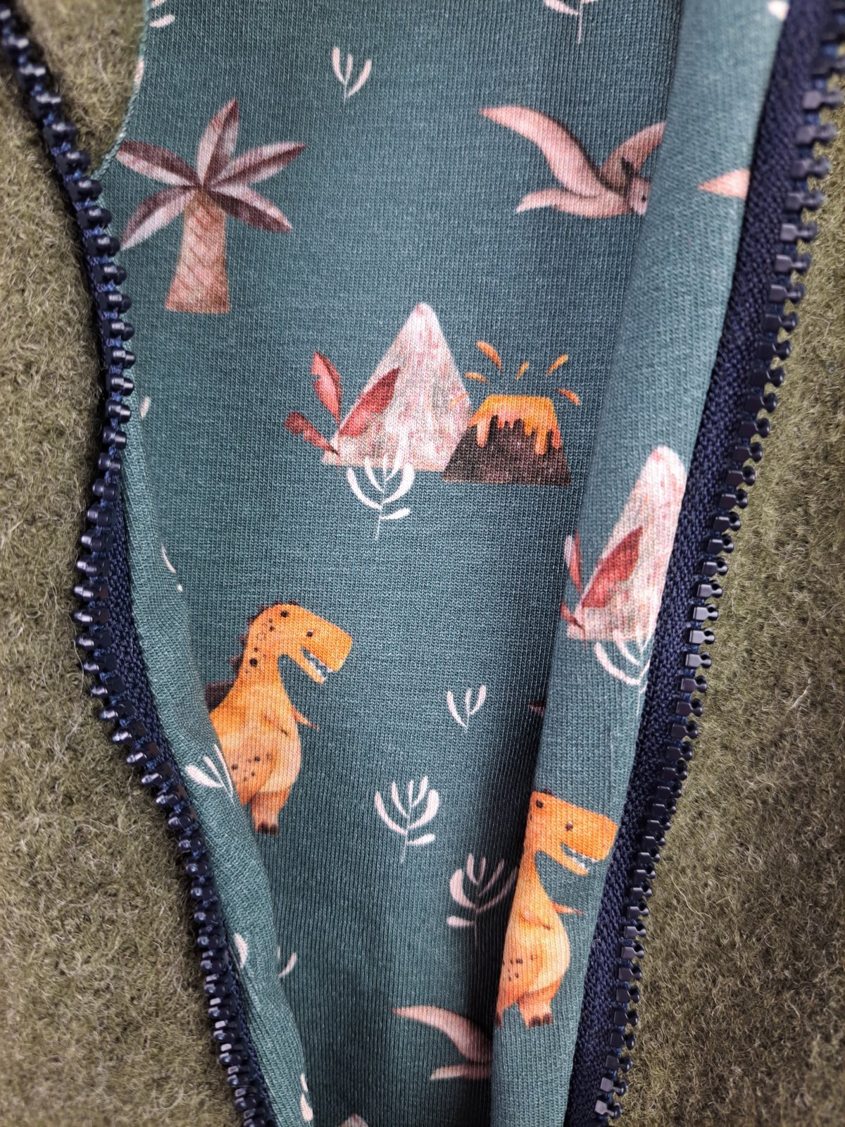 Walkoverall moosgrün meliert mit Dinos khaki