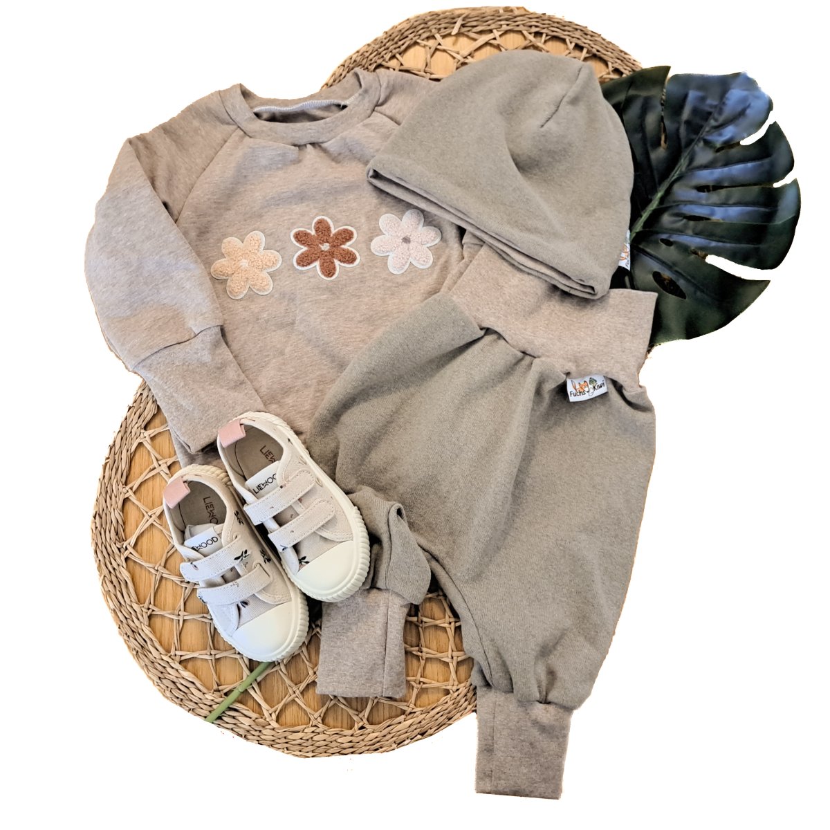 Feinstrick beige Outfit