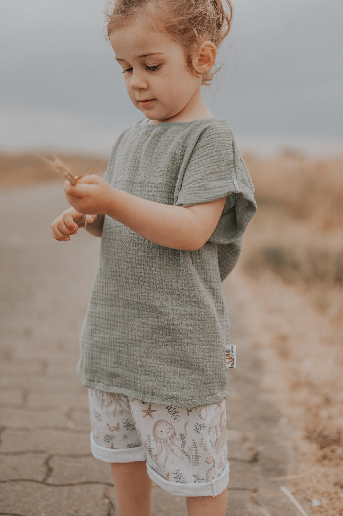 T-Shirt mit Umschlagarmen Musselin beige
