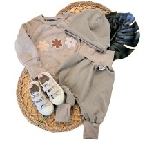 Feinstrick beige Outfit