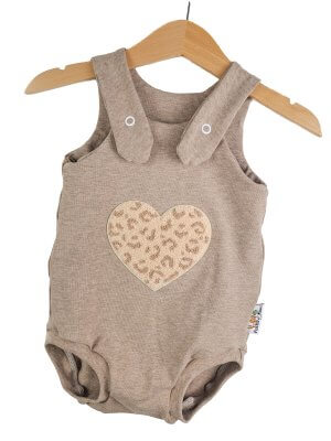Sommerstrampler Leo Herz-Patch sand