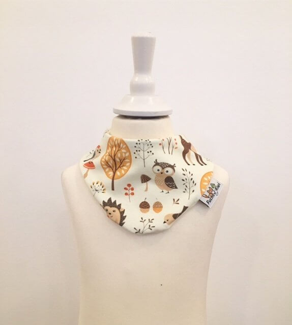 Halstuch mit Waldtieren creme 