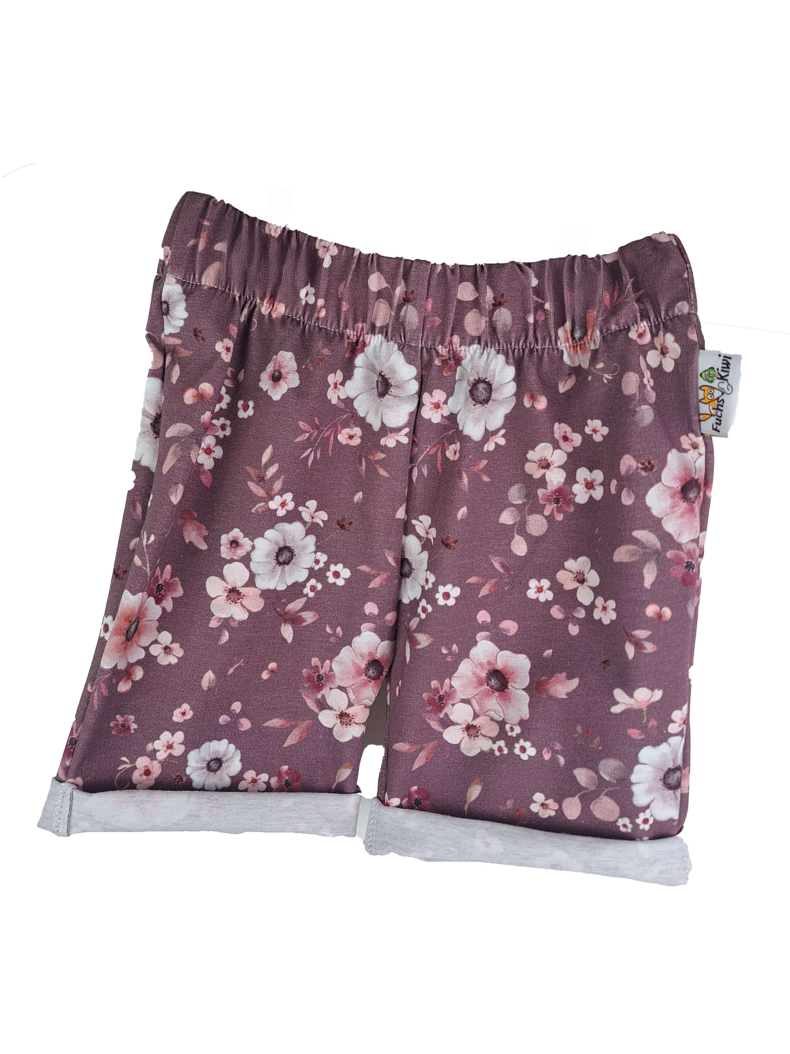 Kurze Shorts Blumentraum flieder