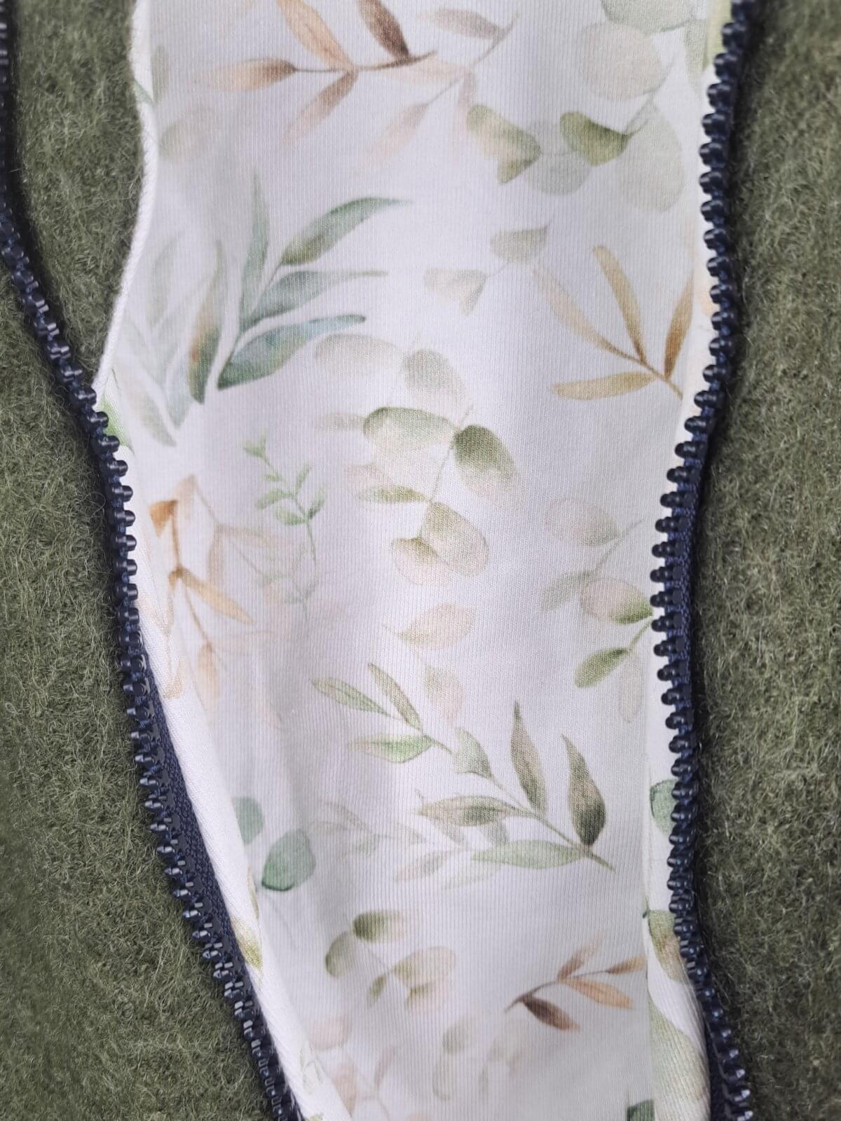 Walkjacke moosgrün meliert mit Eukalyptusliebe