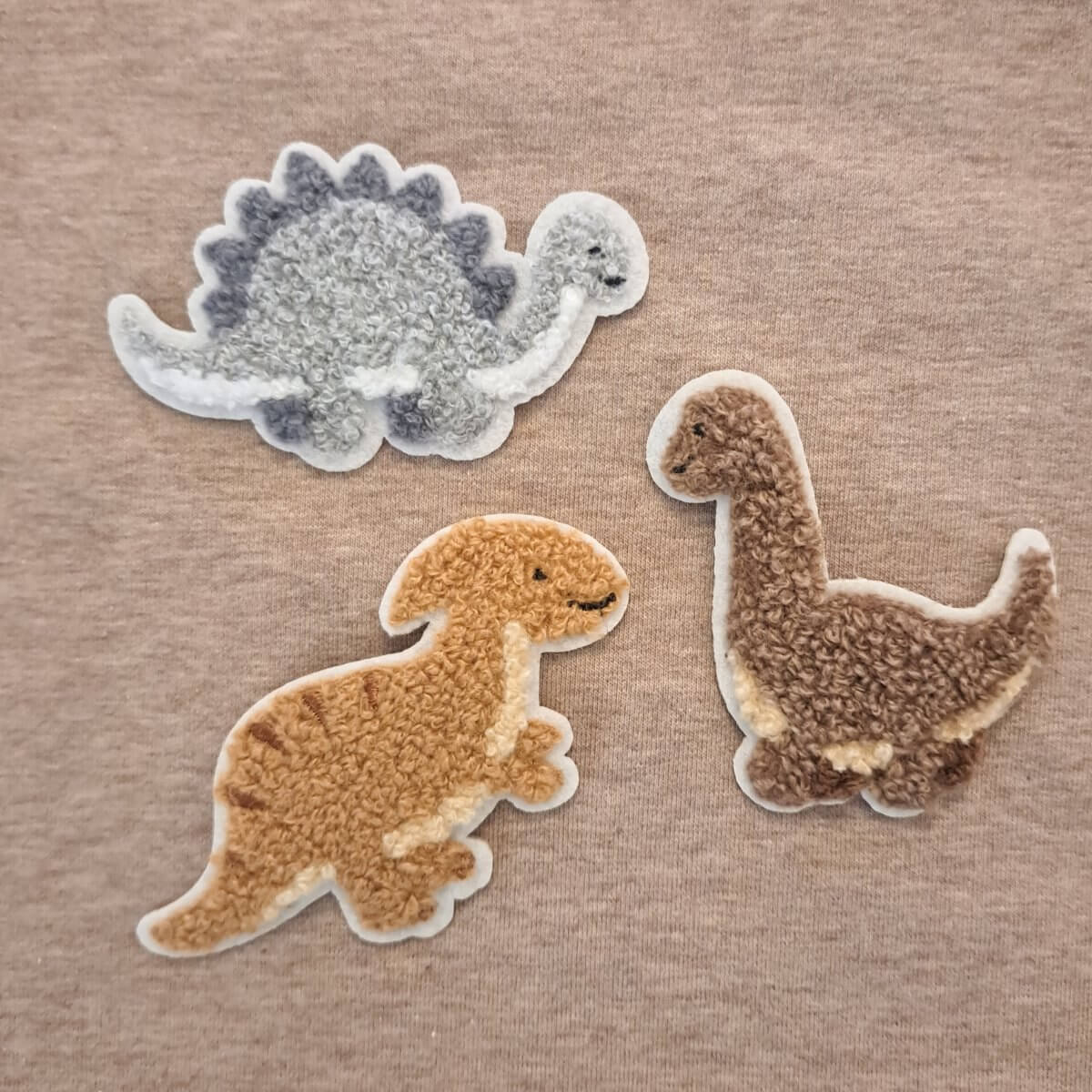 Langarmshirt Dinolieblinge-Patch sand