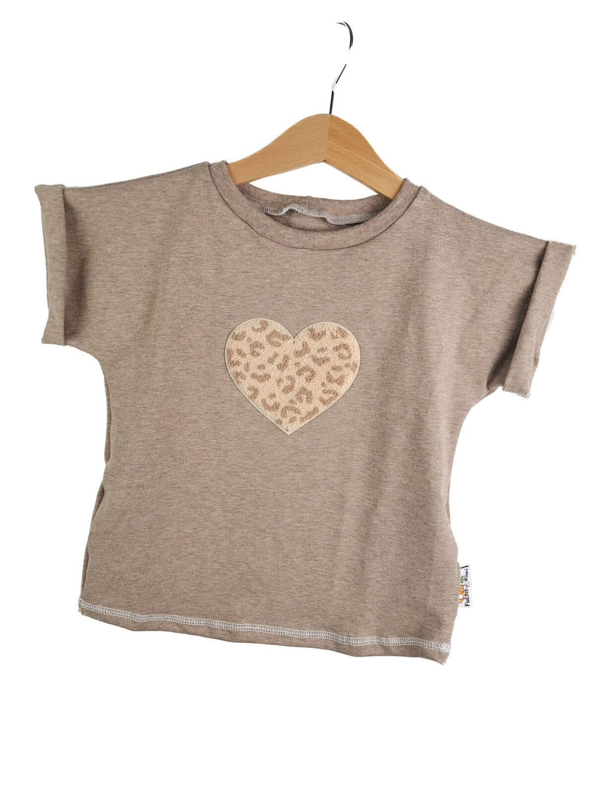 Shirty Leo Herz-Patch sand 86/92 