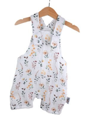 Latzhose kurz Musselin Streublumen 74/80