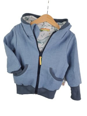 Indi Leinenjacke taubenblau mit Seefamilie