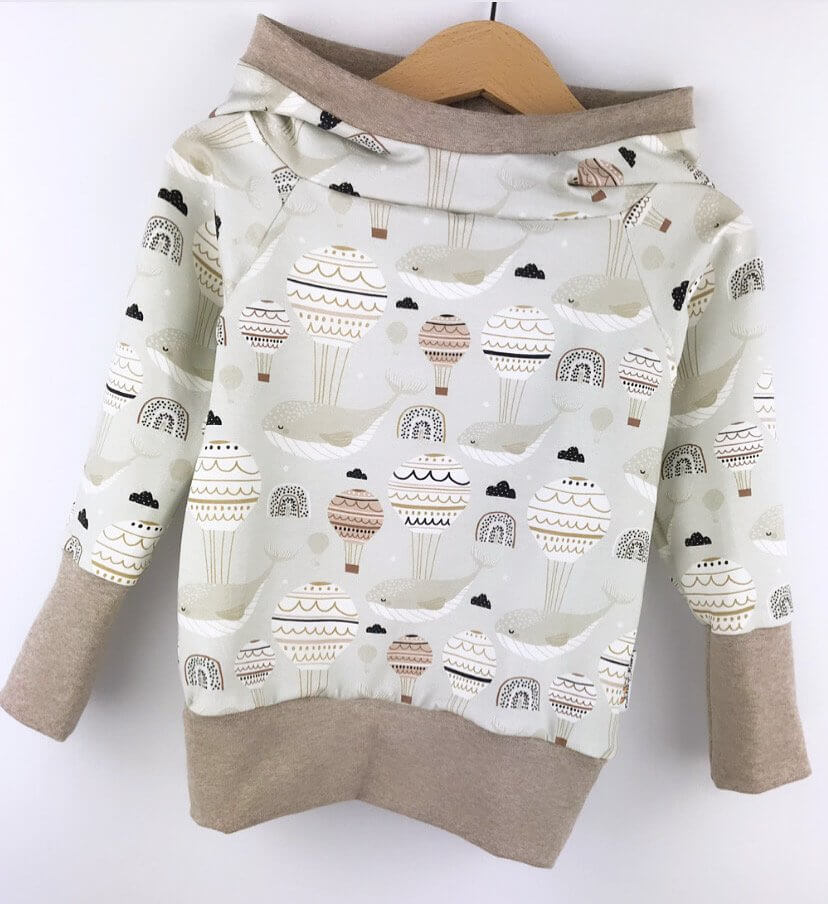 Hoodie Flying Whale sand