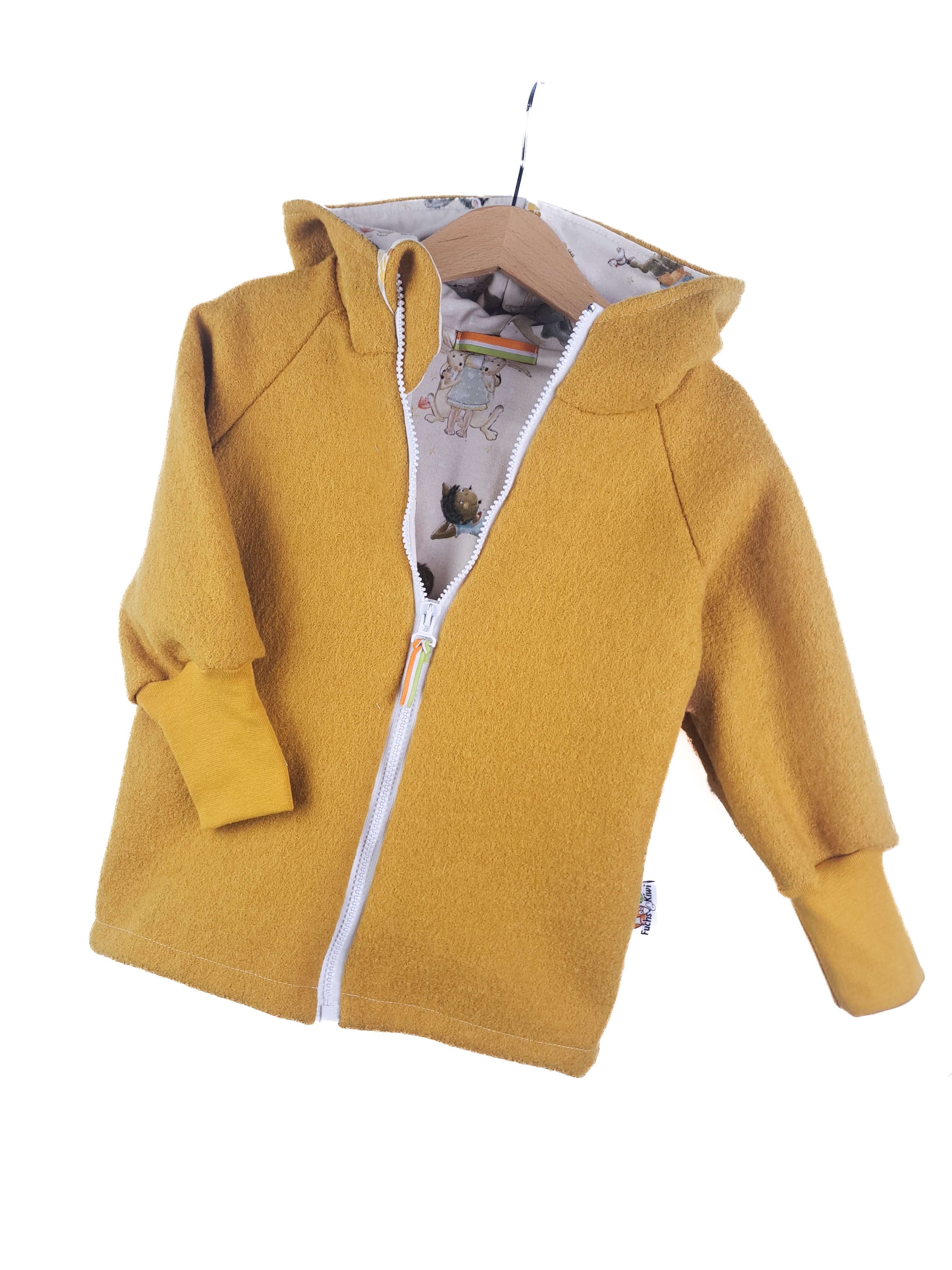 Walkjacke senfgelb mit tierische Freundschaft
