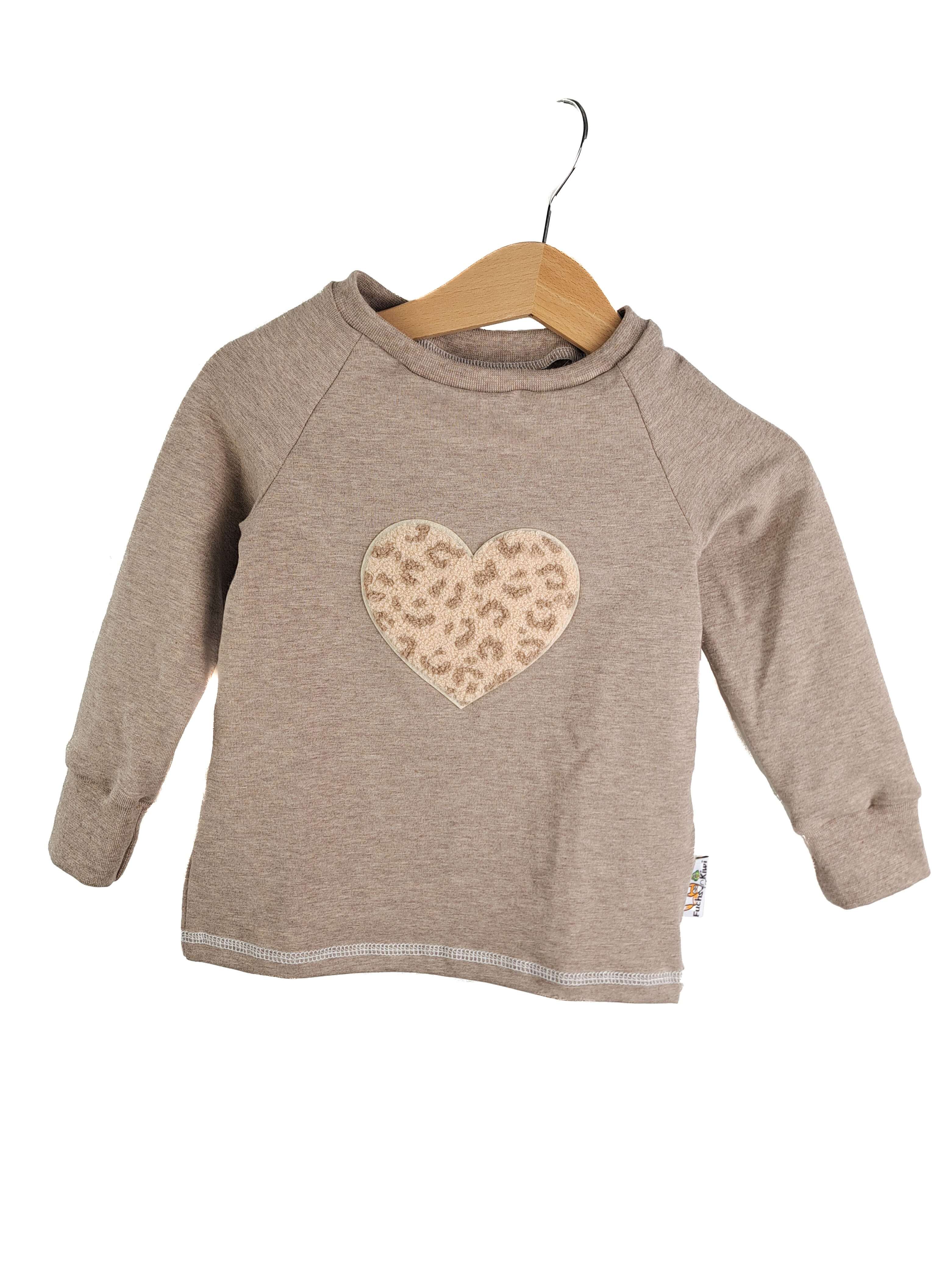 Langarmshirt Leo Herz-Patch sand 74/80