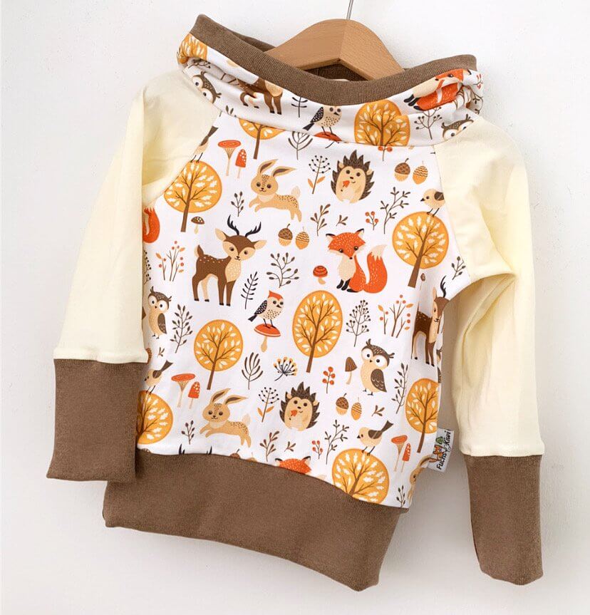 Hoodie mit Waldtieren creme