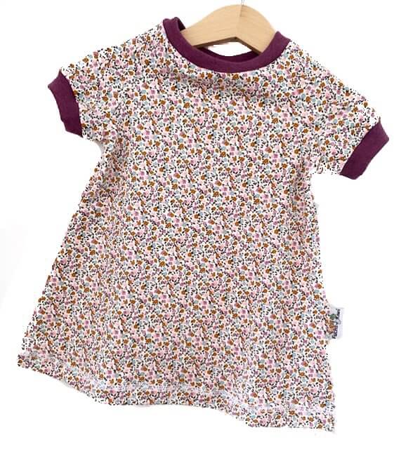 Kurzarmkleid Blümchen Flieder